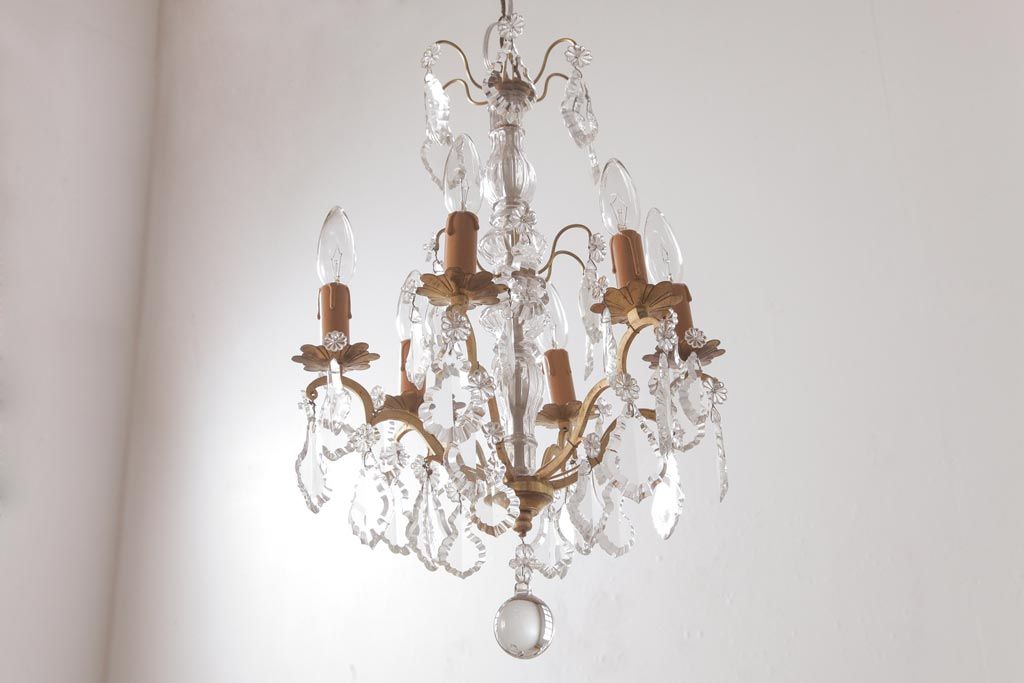 フランスアンティーク　クリスタルガラスがまばゆく煌めくシャンデリア(6灯、天井照明、吊り下げ照明)