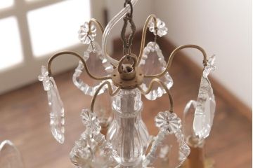 フランスアンティーク　クリスタルガラスがまばゆく煌めくシャンデリア(6灯、天井照明、吊り下げ照明)