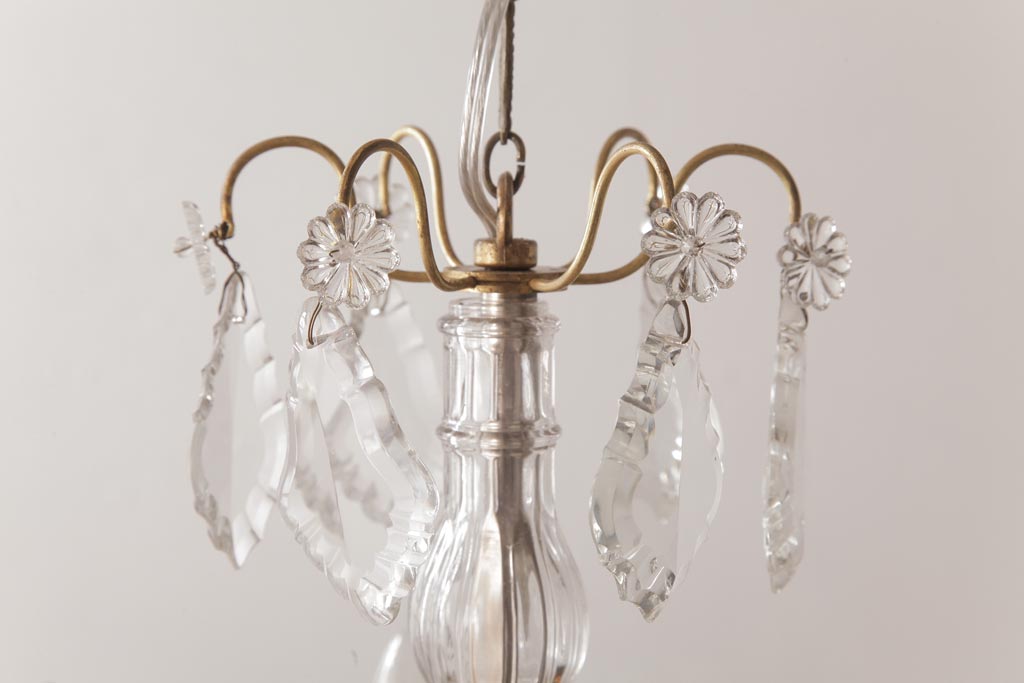 フランスアンティーク　クリスタルガラスがまばゆく煌めくシャンデリア(6灯、天井照明、吊り下げ照明)