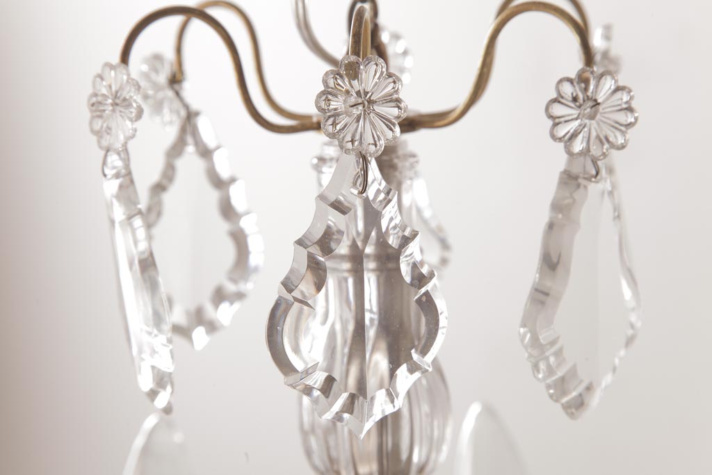 フランスアンティーク　クリスタルガラスがまばゆく煌めくシャンデリア(6灯、天井照明、吊り下げ照明)