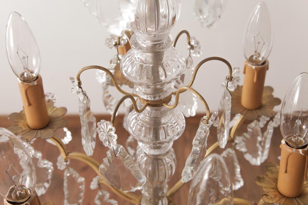 フランスアンティーク　クリスタルガラスがまばゆく煌めくシャンデリア(6灯、天井照明、吊り下げ照明)