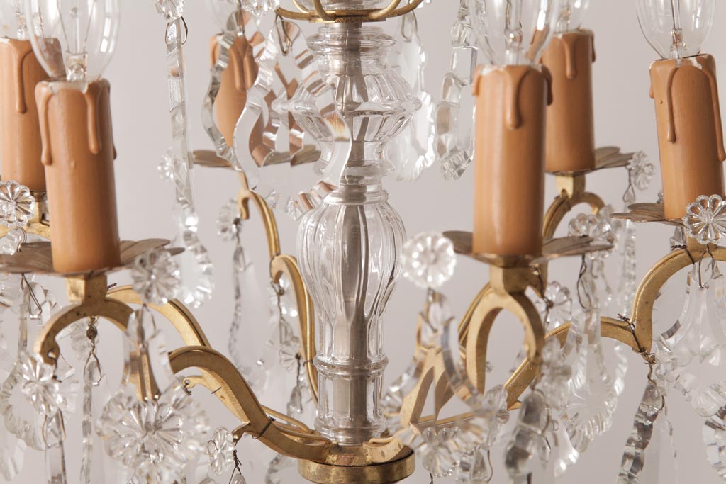 フランスアンティーク　クリスタルガラスがまばゆく煌めくシャンデリア(6灯、天井照明、吊り下げ照明)