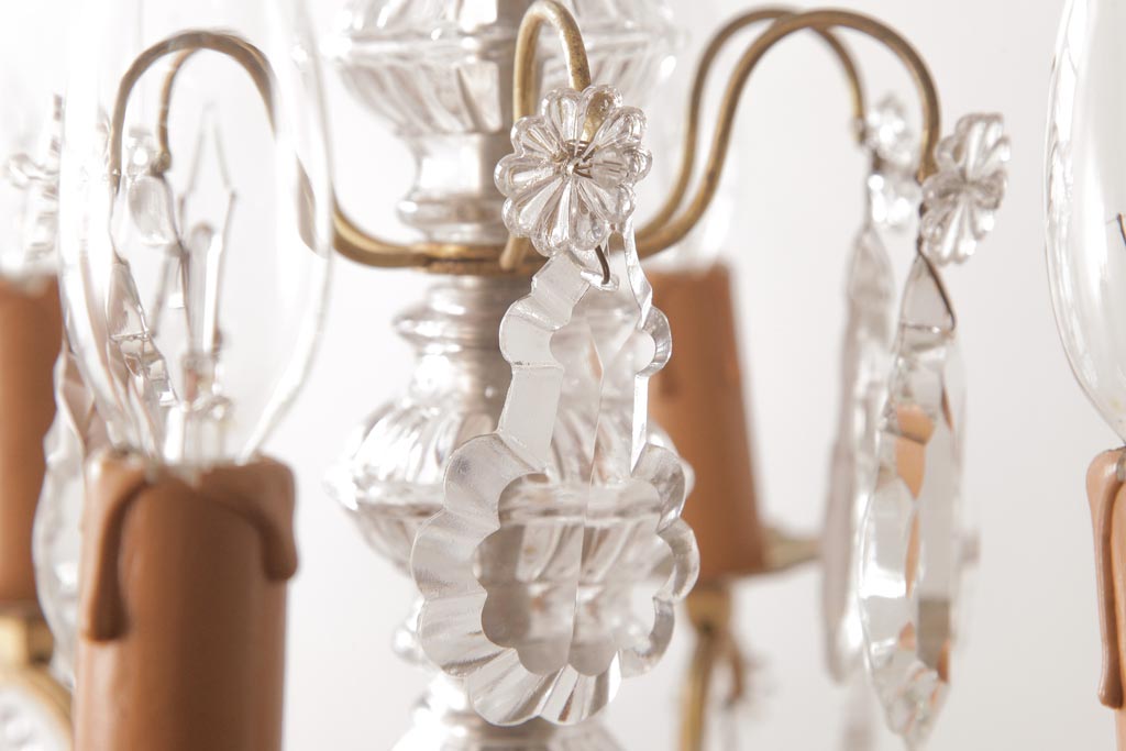 フランスアンティーク　クリスタルガラスがまばゆく煌めくシャンデリア(6灯、天井照明、吊り下げ照明)