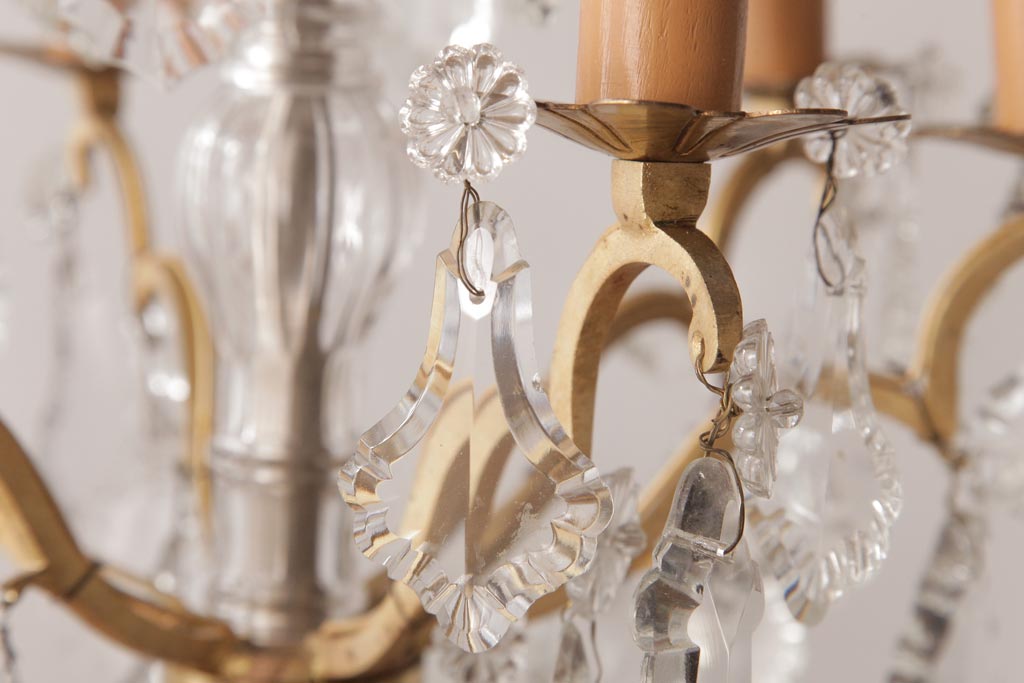 フランスアンティーク　クリスタルガラスがまばゆく煌めくシャンデリア(6灯、天井照明、吊り下げ照明)