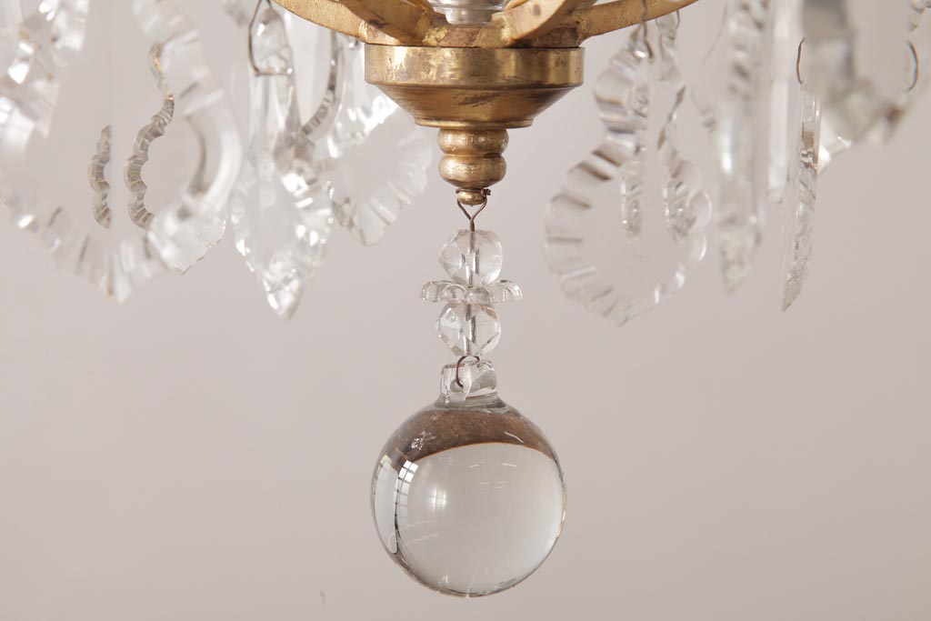 フランスアンティーク　クリスタルガラスがまばゆく煌めくシャンデリア(6灯、天井照明、吊り下げ照明)