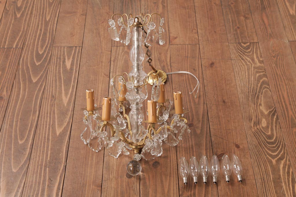 フランスアンティーク　クリスタルガラスがまばゆく煌めくシャンデリア(6灯、天井照明、吊り下げ照明)