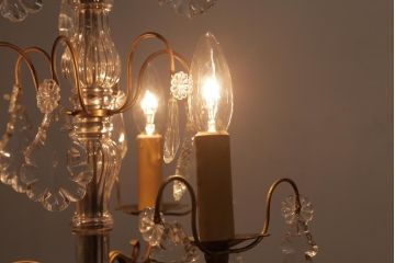 フランスアンティーク　キラキラとした輝きが美しいガラスドロップシャンデリア(3灯、天井照明、吊り下げ照明)