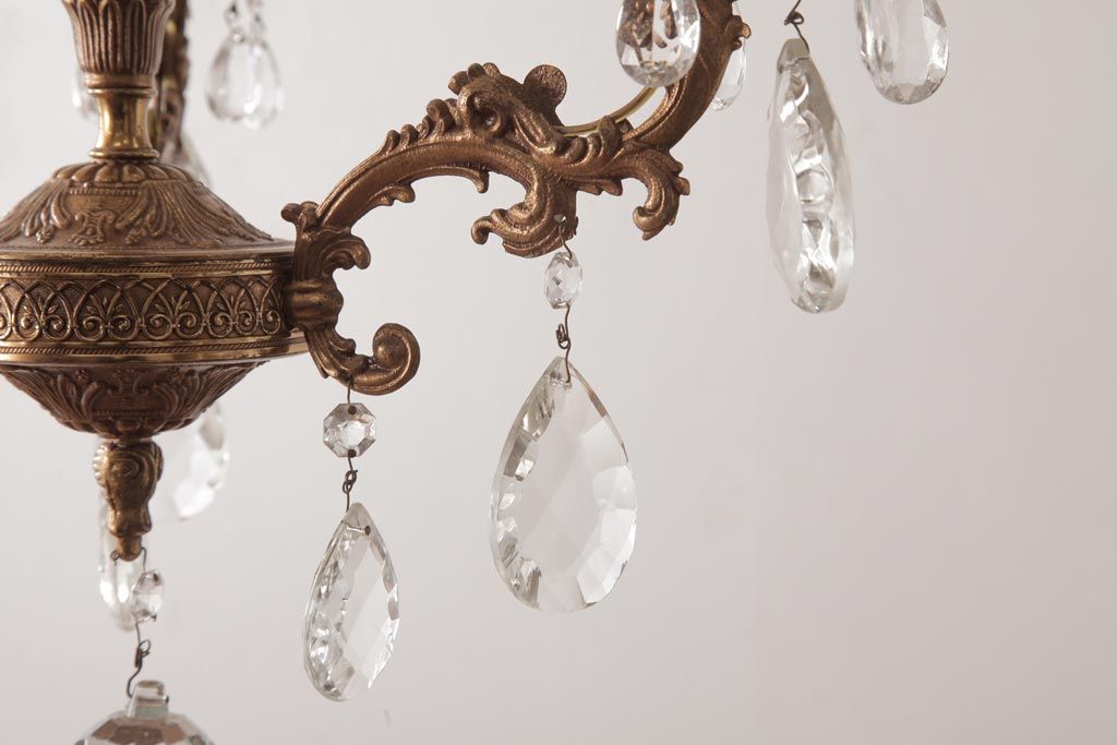 フランスビンテージ　透かし意匠が美しい!きめ細かい装飾のシャンデリア(3灯、天井照明、吊り下げ照明)