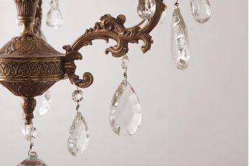 フランスビンテージ　透かし意匠が美しい!きめ細かい装飾のシャンデリア(3灯、天井照明、吊り下げ照明)