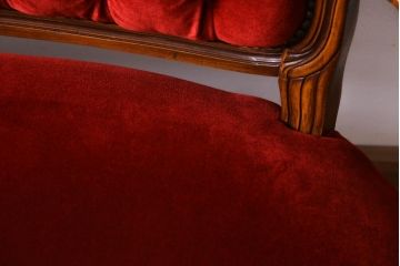 ヴィンテージ家具　フランスビンテージ　バーチ材　エレガントな存在感を放つセティ(ソファ、長椅子、ベンチ)