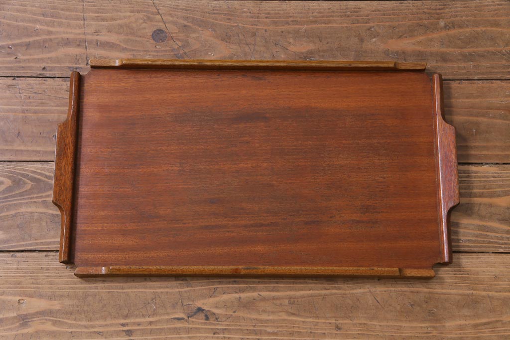 ペイント家具　北欧ビンテージ　G-PLAN(ジープラン)　Brandon(ブランドン)　柔らかな雰囲気漂うレトロモダンなサイドボード(収納棚、戸棚)