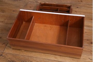 ペイント家具　北欧ビンテージ　G-PLAN(ジープラン)　Brandon(ブランドン)　柔らかな雰囲気漂うレトロモダンなサイドボード(収納棚、戸棚)