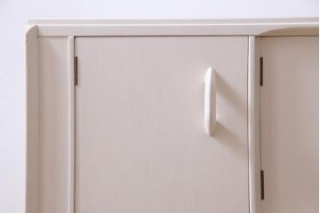 ペイント家具　北欧ビンテージ　G-PLAN(ジープラン)　Brandon(ブランドン)　柔らかな雰囲気漂うレトロモダンなサイドボード(収納棚、戸棚)