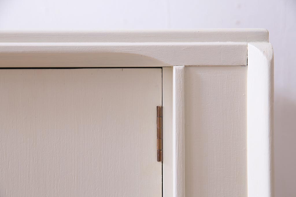 ペイント家具　北欧ビンテージ　G-PLAN(ジープラン)　Brandon(ブランドン)　柔らかな雰囲気漂うレトロモダンなサイドボード(収納棚、戸棚)