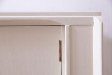 ペイント家具　北欧ビンテージ　G-PLAN(ジープラン)　Brandon(ブランドン)　柔らかな雰囲気漂うレトロモダンなサイドボード(収納棚、戸棚)