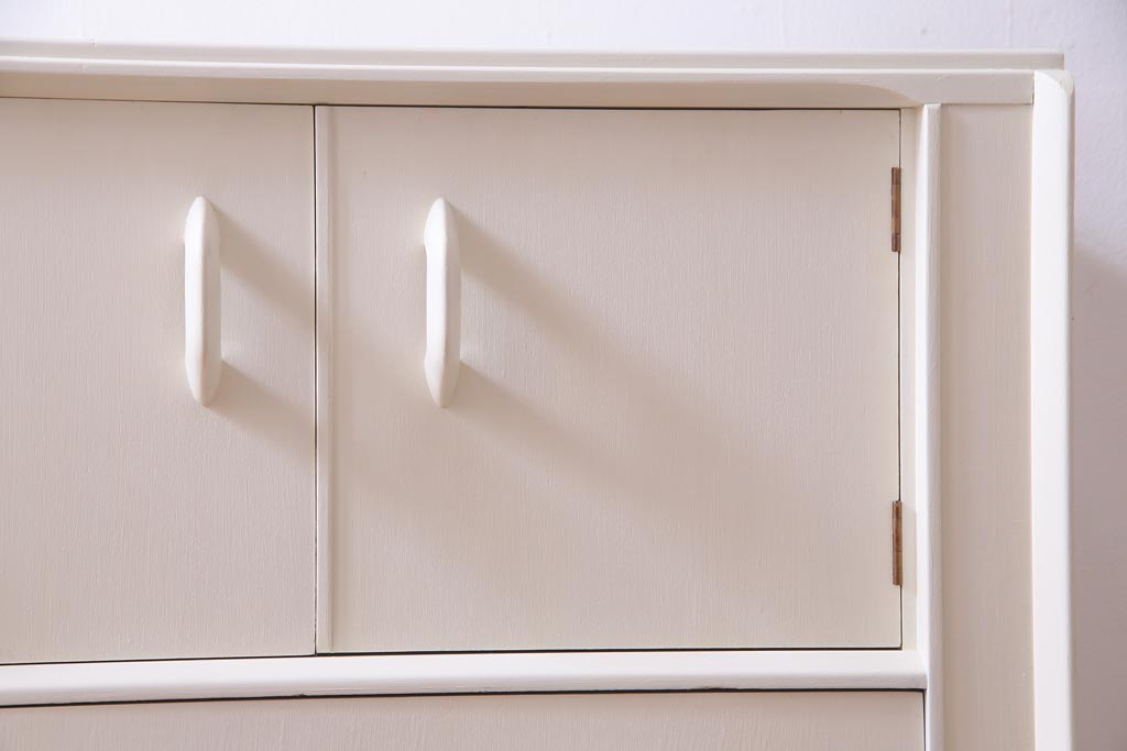 ペイント家具　北欧ビンテージ　G-PLAN(ジープラン)　Brandon(ブランドン)　柔らかな雰囲気漂うレトロモダンなサイドボード(収納棚、戸棚)