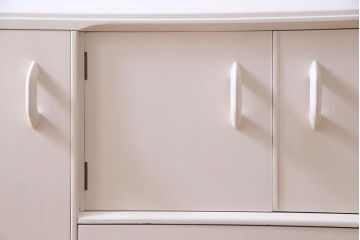 ペイント家具　北欧ビンテージ　G-PLAN(ジープラン)　Brandon(ブランドン)　柔らかな雰囲気漂うレトロモダンなサイドボード(収納棚、戸棚)