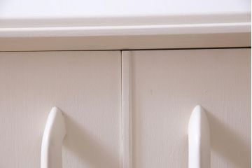 ペイント家具　北欧ビンテージ　G-PLAN(ジープラン)　Brandon(ブランドン)　柔らかな雰囲気漂うレトロモダンなサイドボード(収納棚、戸棚)