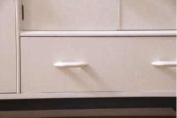 ペイント家具　北欧ビンテージ　G-PLAN(ジープラン)　Brandon(ブランドン)　柔らかな雰囲気漂うレトロモダンなサイドボード(収納棚、戸棚)