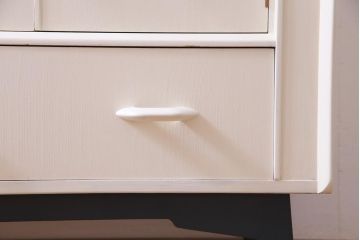 ペイント家具　北欧ビンテージ　G-PLAN(ジープラン)　Brandon(ブランドン)　柔らかな雰囲気漂うレトロモダンなサイドボード(収納棚、戸棚)