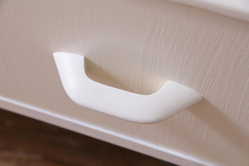 ペイント家具　北欧ビンテージ　G-PLAN(ジープラン)　Brandon(ブランドン)　柔らかな雰囲気漂うレトロモダンなサイドボード(収納棚、戸棚)