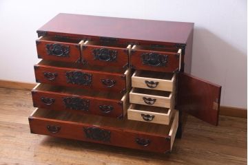 中古　岩谷堂箪笥　400四尺整理白鳥　巾着金具　重厚感と品格を兼ね備えた衣装箪笥(整理ダンス)(定価約48万円)