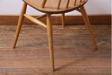 ヴィンテージ家具　イギリスビンテージ　ERCOL(アーコール)　ナチュラルな木味が魅力的なクエーカーチェア(椅子)(1)