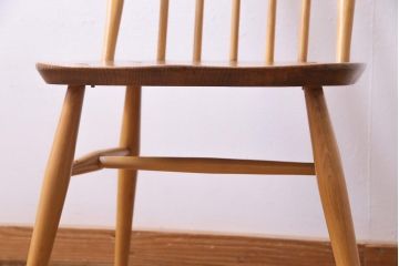 ヴィンテージ家具　イギリスビンテージ　ERCOL(アーコール)　ナチュラルな木味が魅力的なクエーカーチェア(椅子)(2)