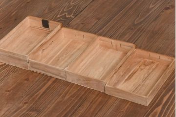 レトロ家具　昭和レトロ　桐材　真鍮金具　櫛型の真鍮引手が味のあるシンプルな小引き出し(小物収納)(1)