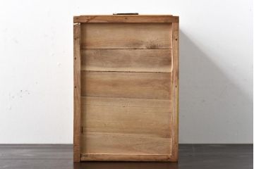 レトロ家具　昭和レトロ　桐材　真鍮金具　櫛型の真鍮引手が味のあるシンプルな小引き出し(小物収納)(1)