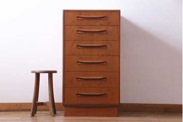 ヴィンテージ家具　北欧ビンテージ　G-PLAN(ジープラン)　取っ手の形が個性的なサイドチェスト(引き出し、ドロワー)