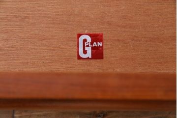 ヴィンテージ家具　北欧ビンテージ　G-PLAN(ジープラン)　取っ手の形が個性的なサイドチェスト(引き出し、ドロワー)