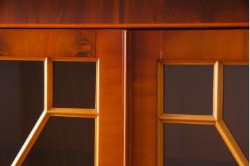 中古　イギリス輸入家具　エドワーディアン様式　存在感のある4枚扉のブックケース(キャビネット、飾り棚、本箱)