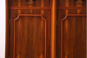 中古　イギリス輸入家具　エドワーディアン様式　存在感のある4枚扉のブックケース(キャビネット、飾り棚、本箱)