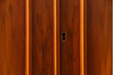 中古　イギリス輸入家具　エドワーディアン様式　存在感のある4枚扉のブックケース(キャビネット、飾り棚、本箱)