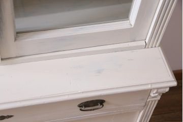 アンティーク家具　フランスアンティーク　扉が個性的なパイン材製のペイント食器棚(収納棚)