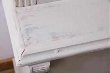 アンティーク家具　フランスアンティーク　扉が個性的なパイン材製のペイント食器棚(収納棚)