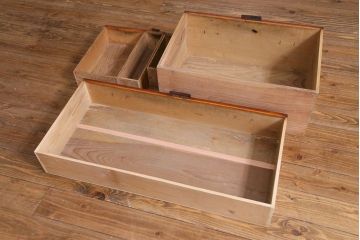 アンティーク家具　和製アンティーク　リメイク　渋い風合いの鉄脚付箪笥リビングボード(ローボード、和タンス)