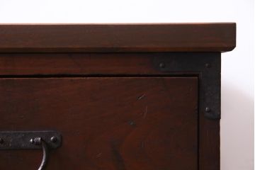 アンティーク家具　和製アンティーク　リメイク　渋い風合いの鉄脚付箪笥リビングボード(ローボード、和タンス)