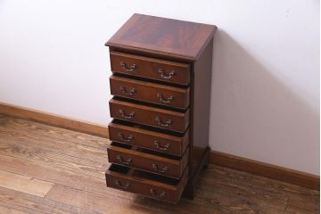 ヴィンテージ家具　イギリスビンテージ　マホガニー材　クラシカルな取っ手がおしゃれな縦型チェスト(サイドチェスト、引き出し)
