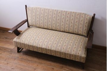 中古　神戸洋家具　永田良介商店　533型　あたたかな雰囲気が魅力的なアームソファ(二人掛け)(定価約39万円)