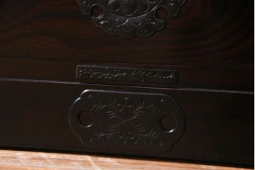 中古　岩谷堂箪笥　No.460　豪華な金具が存在感を放つ中型からくり箪笥(整理箪笥、和タンス)(定価約36万円)