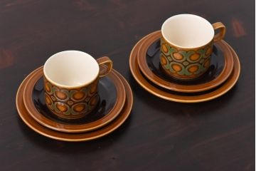 イギリスビンテージ　HORNSEA(ホーンジー)　BRONTE(ブロンテ)シリーズ　トリオ2客セット(カップ、ソーサー、プレート、洋食器)