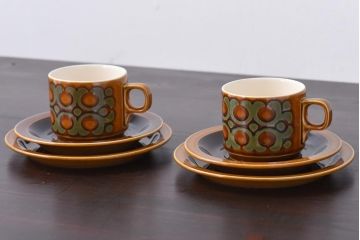 イギリスビンテージ　HORNSEA(ホーンジー)　BRONTE(ブロンテ)シリーズ　トリオ2客セット(カップ、ソーサー、プレート、洋食器)(1)