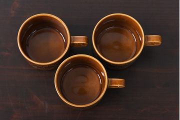 イギリスビンテージ　HORNSEA(ホーンジー)　HEIRLOOM(エアルーム)　カップ&ソーサー3客セット(洋食器)