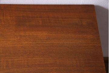 ヴィンテージ家具　北欧ビンテージ　チーク材　木のぬくもり感じるスクエアモチーフのワークデスク(両袖机、在宅ワーク、在宅用)