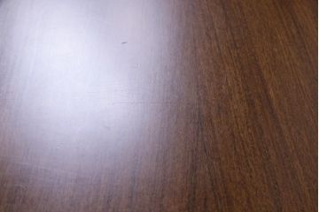 ヴィンテージ家具　北欧ビンテージ　デンマーク　TRIOH社　チーク材　ぬくもり感じる木肌が魅力的なセンターテーブル(ローテーブル)