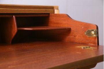 北欧家具　ビンテージ　G-PLAN(ジープラン)　オーク材　ビューローにもなるお洒落なコーナーチェスト(サイドボード)