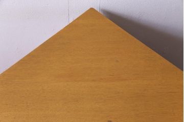 北欧家具　ビンテージ　G-PLAN(ジープラン)　オーク材　ビューローにもなるお洒落なコーナーチェスト(サイドボード)