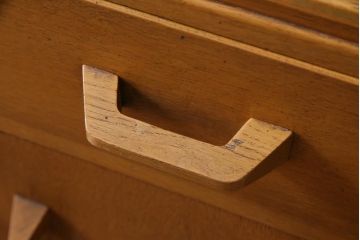 北欧家具　ビンテージ　G-PLAN(ジープラン)　オーク材　ビューローにもなるお洒落なコーナーチェスト(サイドボード)